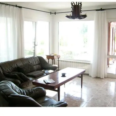 Haus Mit Pool Und Meerblick Hébergement de vacances *